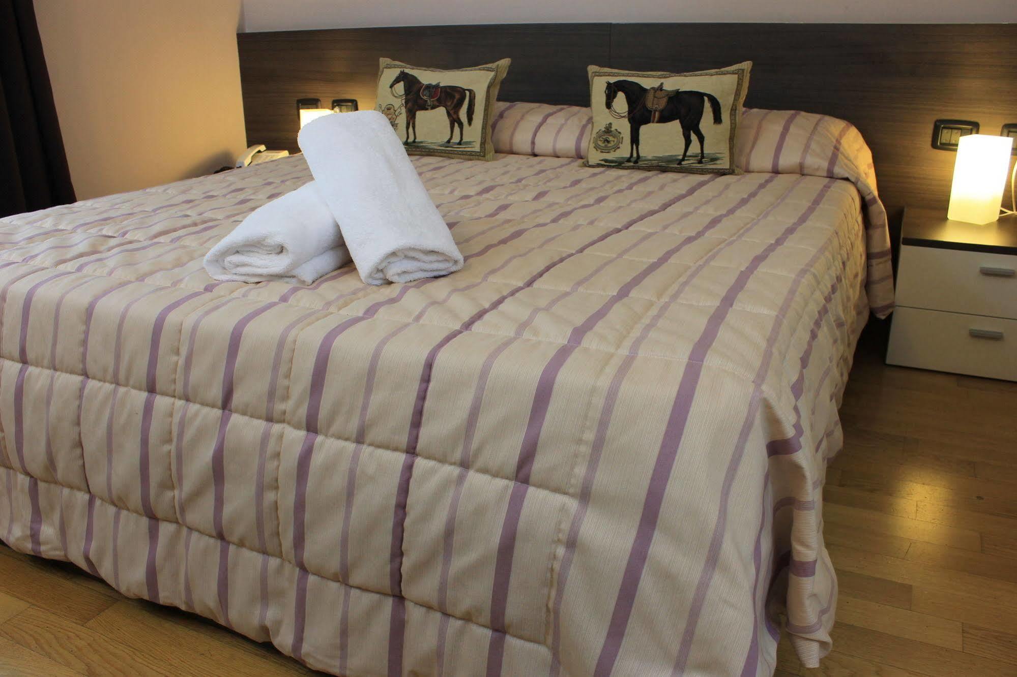 Travagliato Eq Hotel מראה חיצוני תמונה