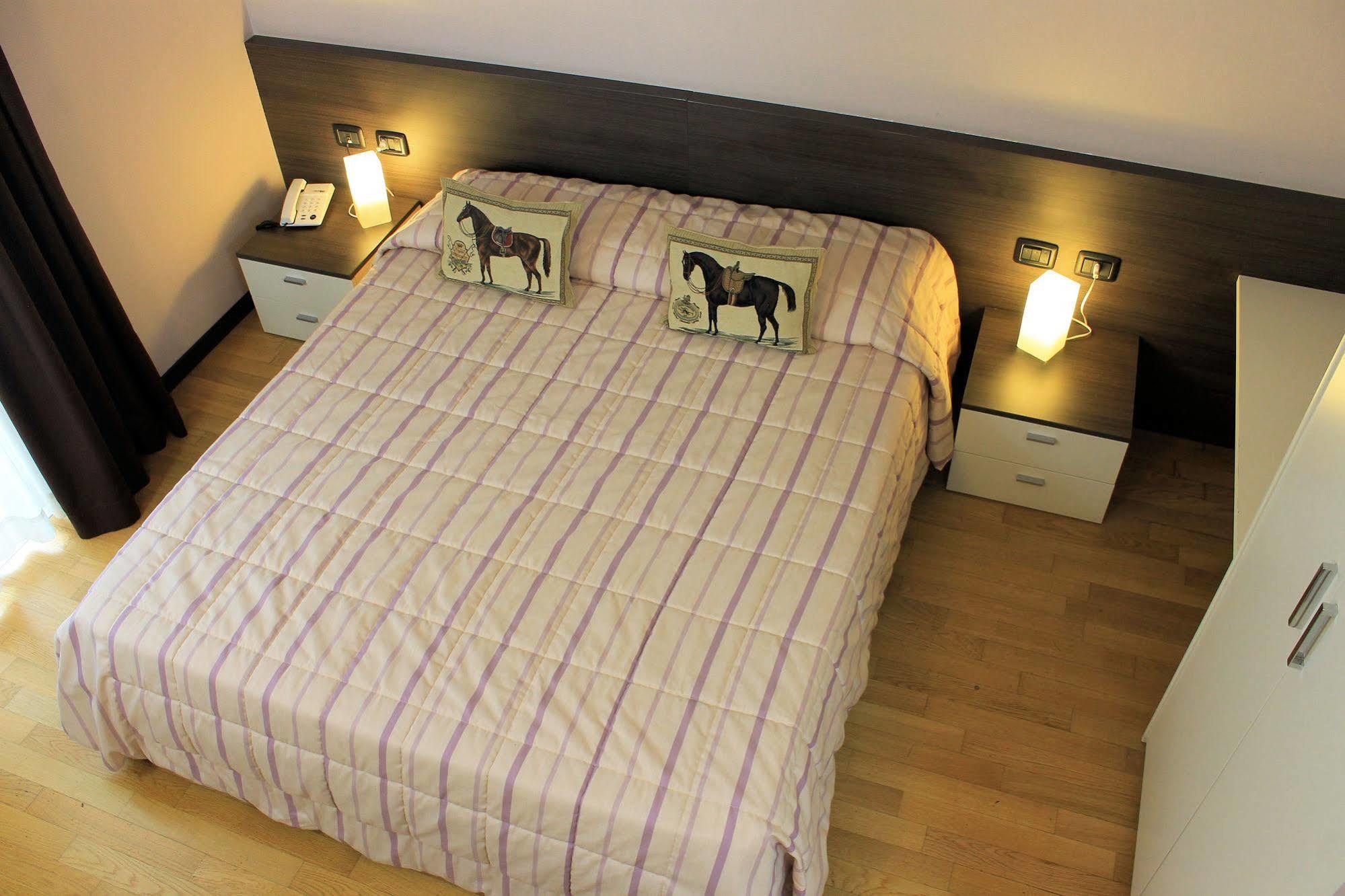 Travagliato Eq Hotel מראה חיצוני תמונה